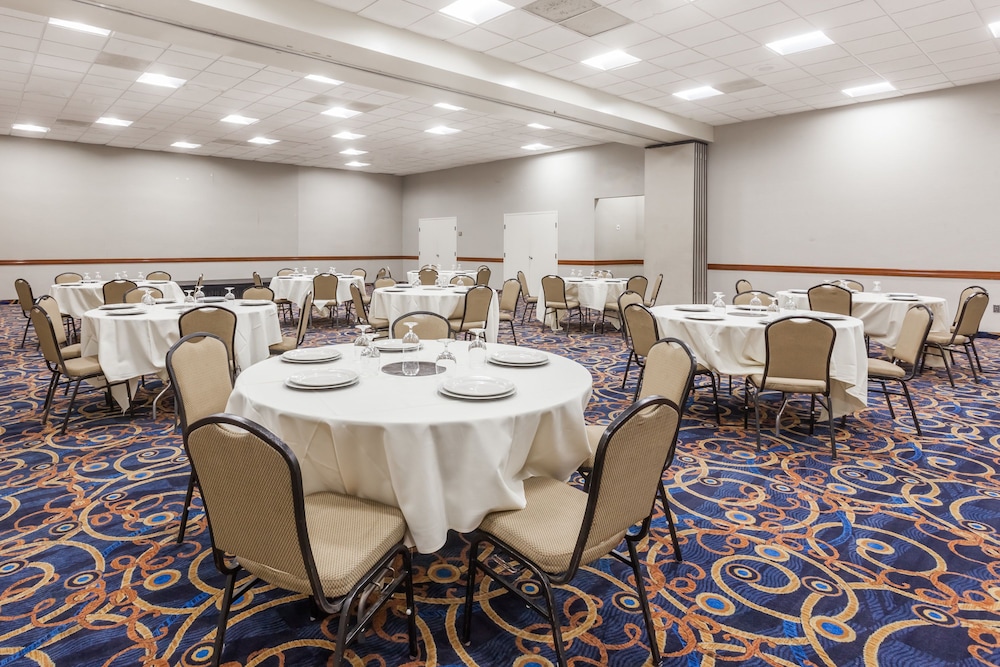 

Milano - San Diego - Ramada By Wyndham San Diego National City