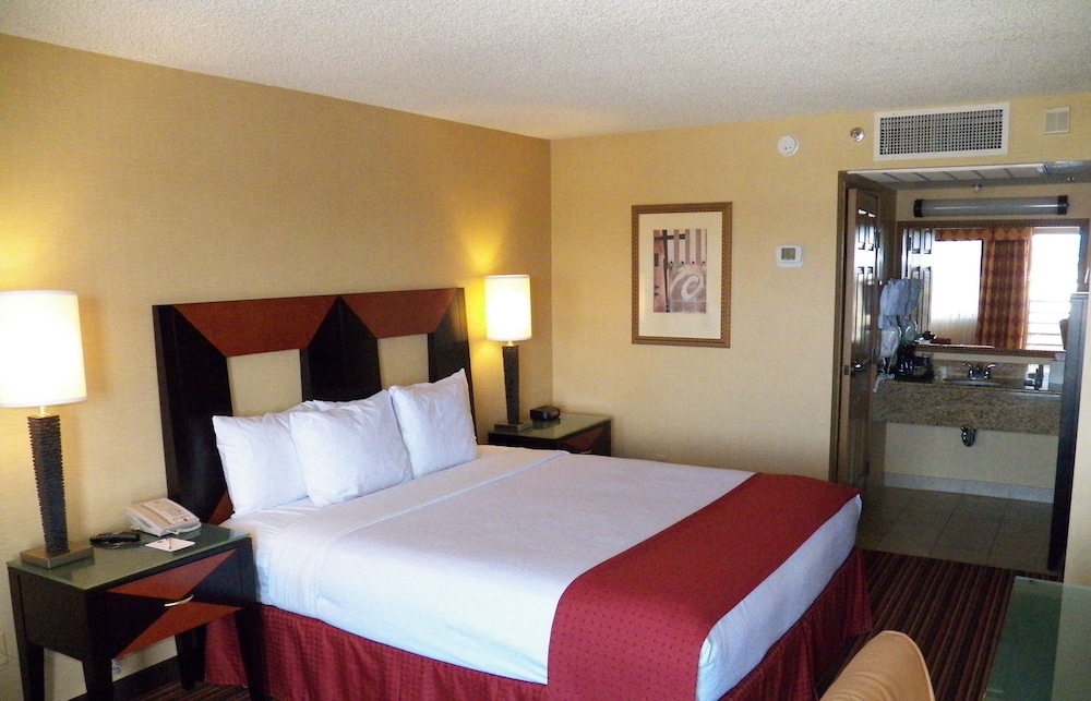 

Bari - San Diego - Ramada By Wyndham San Diego National City