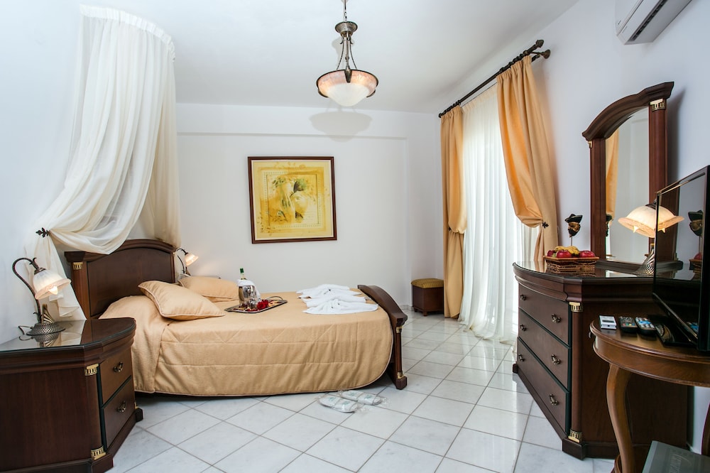 

Bologna - Naousa, Paros - Asteras Paradise