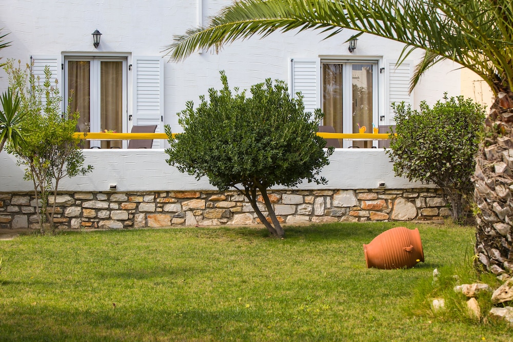 

Milano - Naousa, Paros - Asteras Paradise