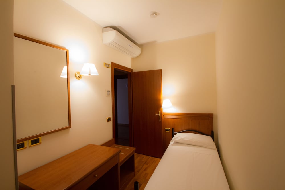 

Roma - Assisi - Hotel Santa Lucia