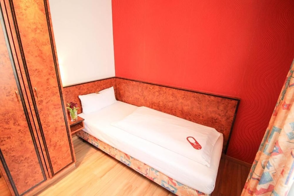 

Brindisi - Francoforte sul Meno - Hotel Miramar am Römer