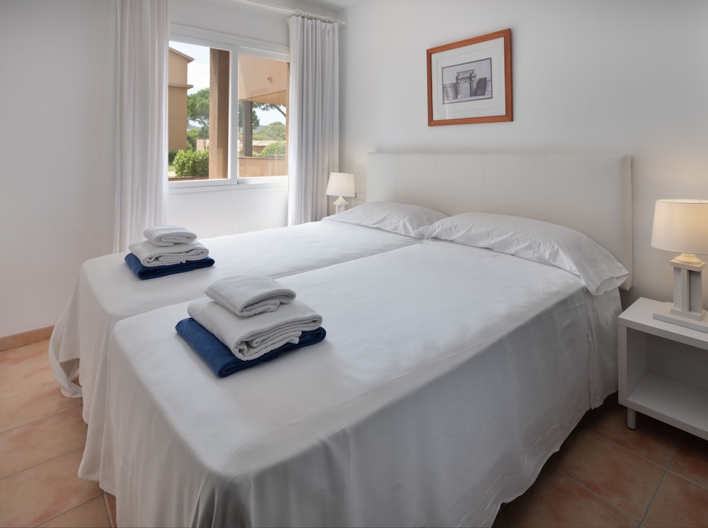 

Genova - Tamariu - Apartaments Beach & Golf Resort
