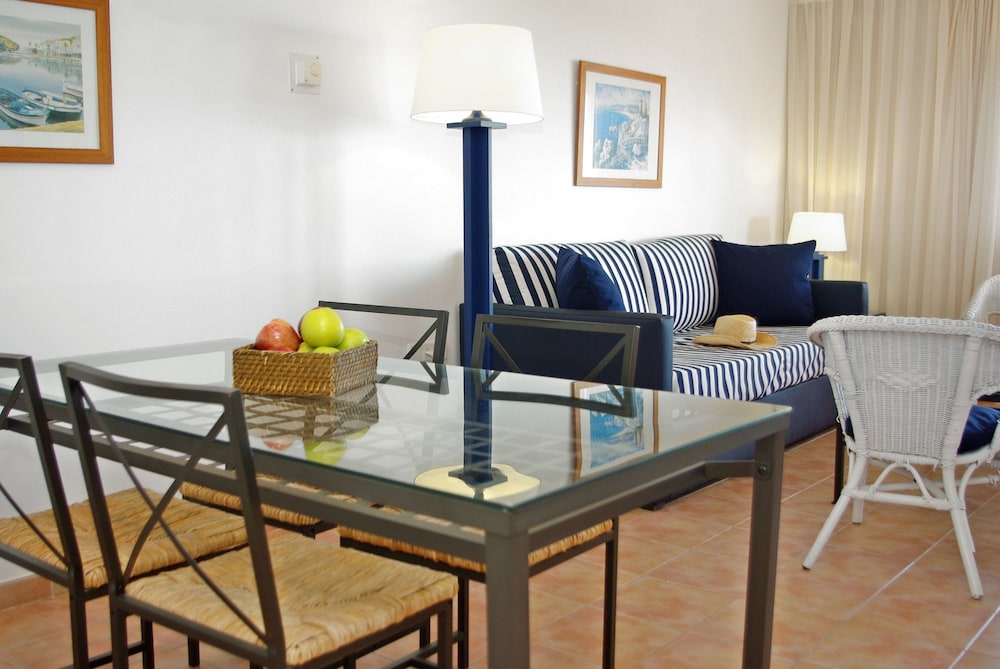 

Napoli - Pals - Apartaments Beach & Golf Resort