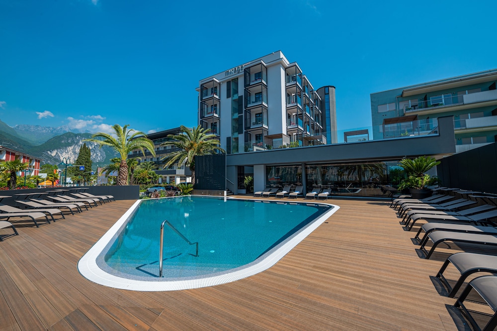 

Napoli - Limone sul Garda - Lake Front Hotel Mirage