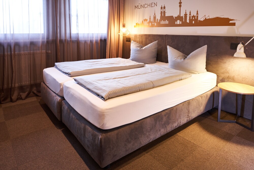 

Bari - Kirchheim bei München - Novitel Hotel Kirchheim - München Messe