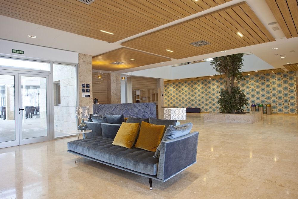 

Lamezia Terme - Cala Galdana - Hotel Seth 55 Santo Tomas