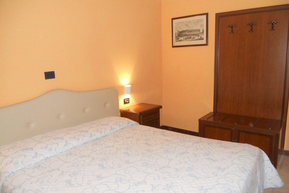 

Milano - Montecatini Terme - Hotel Salus