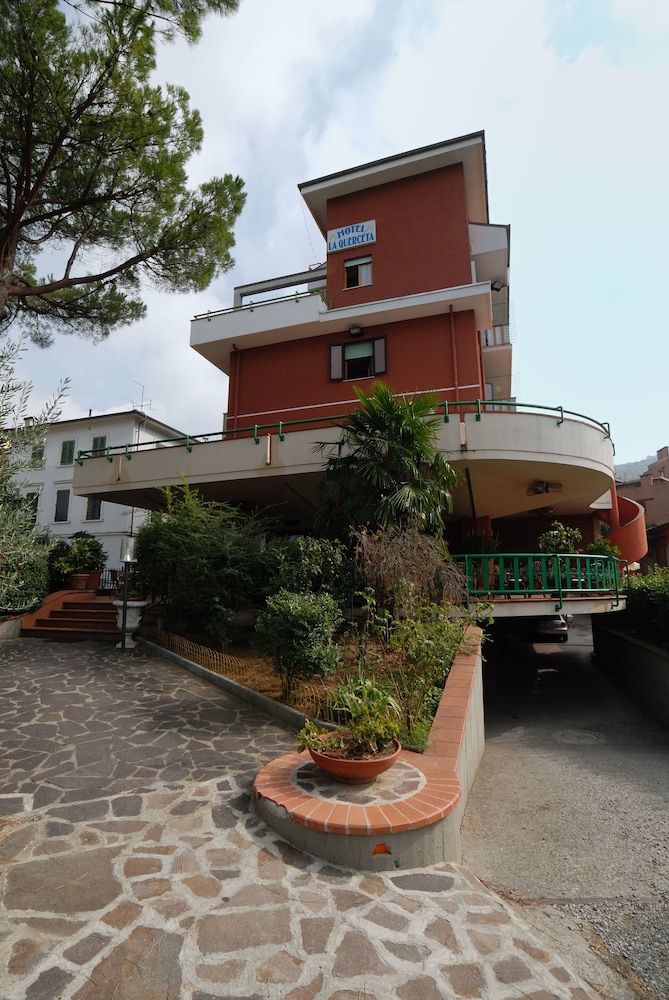 

Roma - Pistoia - Hotel La Querceta