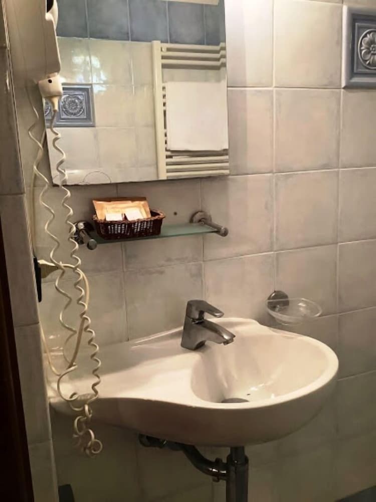 

Palermo - Montecatini Terme - Hotel Savona