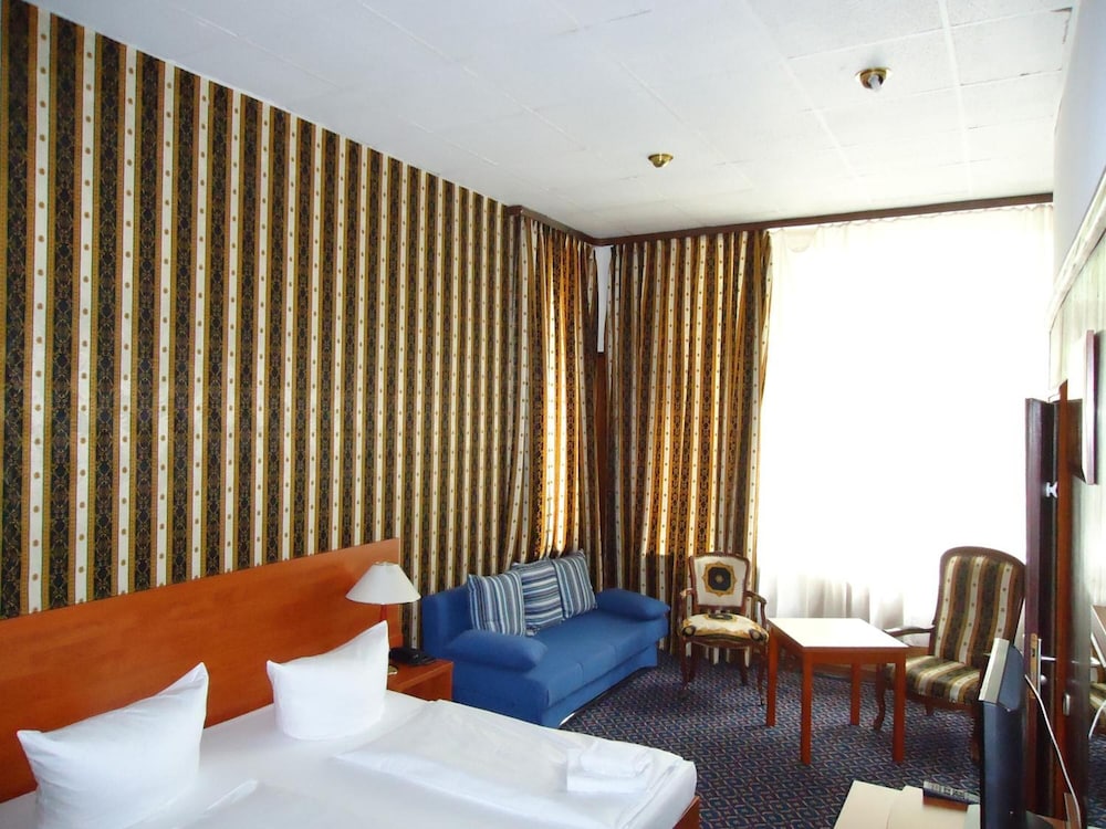 

Pisa - Berlin-Tegel - City Hotel am Kurfürstendamm