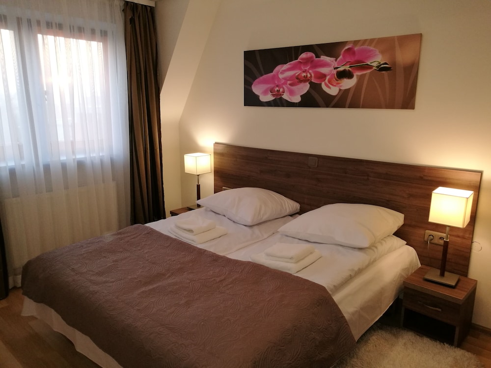 

Bologna - Cracovia, Aeroporto Giovanni Paolo II - Balice - Hotel Zakliki