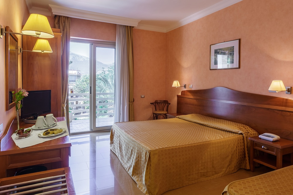 

Milano - Capaci - Hotel Conchiglia d'Oro