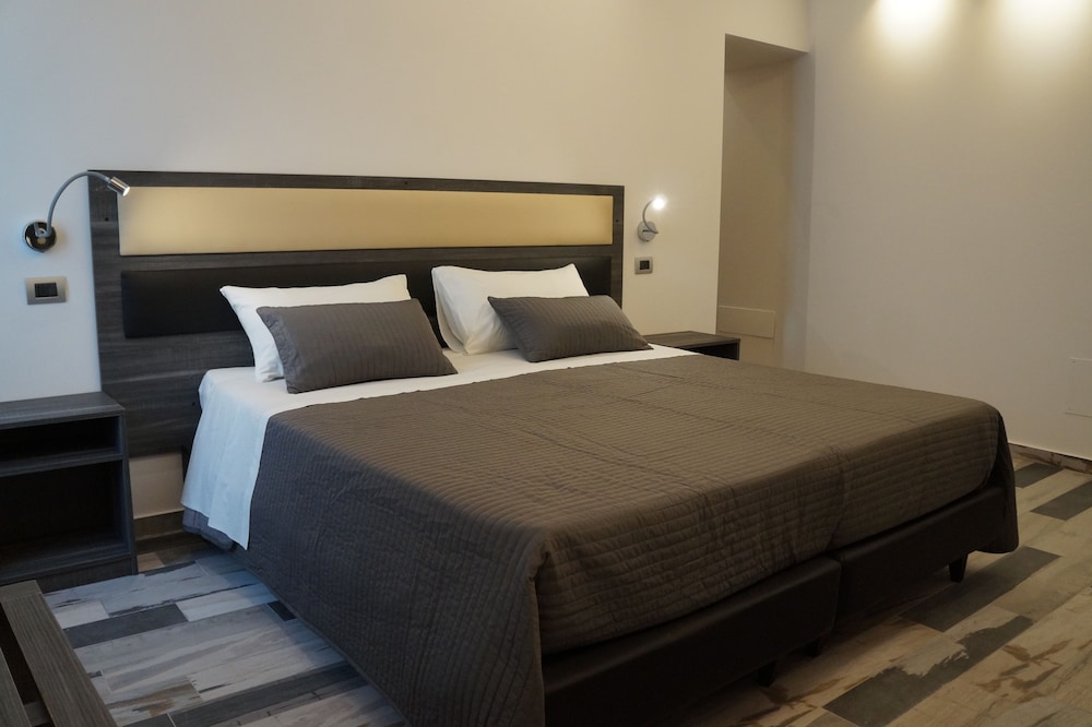 

Milano - Briatico - Palazzo IrMa - Hotel - B&B Luxury
