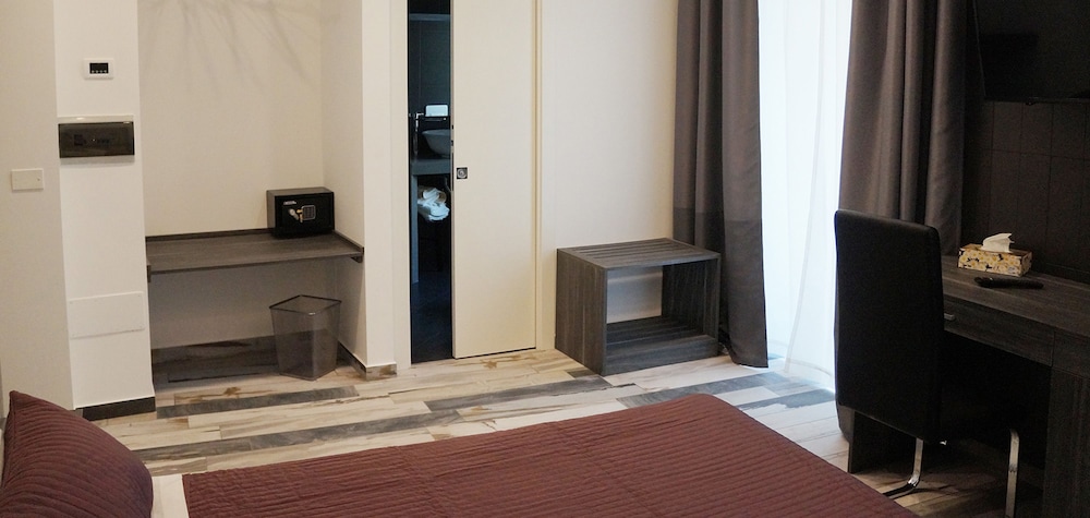 

Milano - Briatico - Palazzo IrMa - Hotel - B&B Luxury