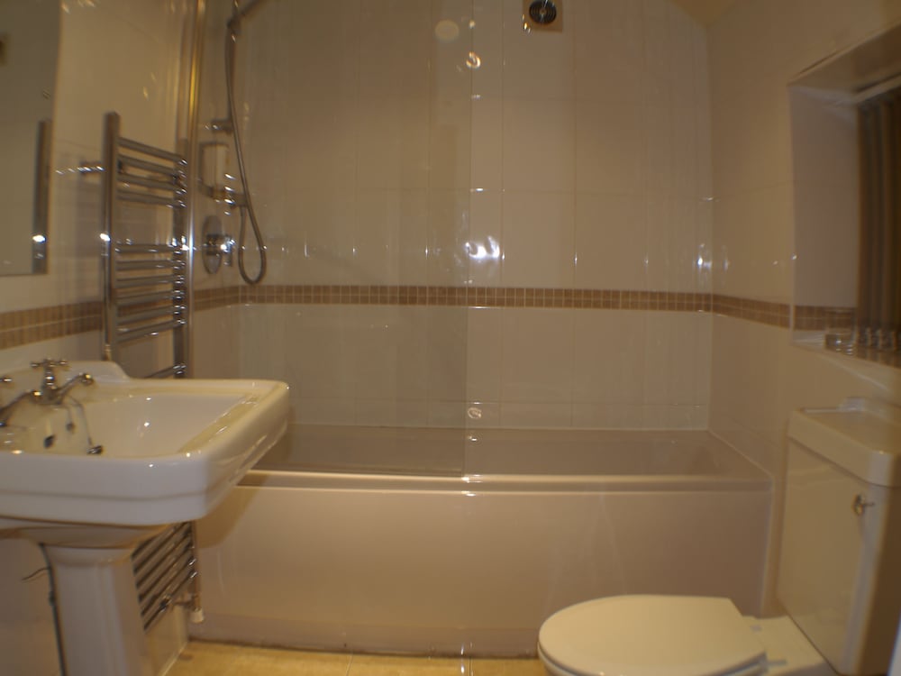 

Milano - Manchester Airport - NormanHurst Hotel