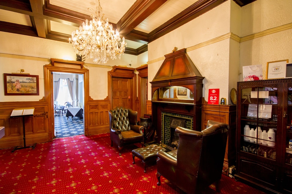 

Bologna - Manchester Airport - NormanHurst Hotel