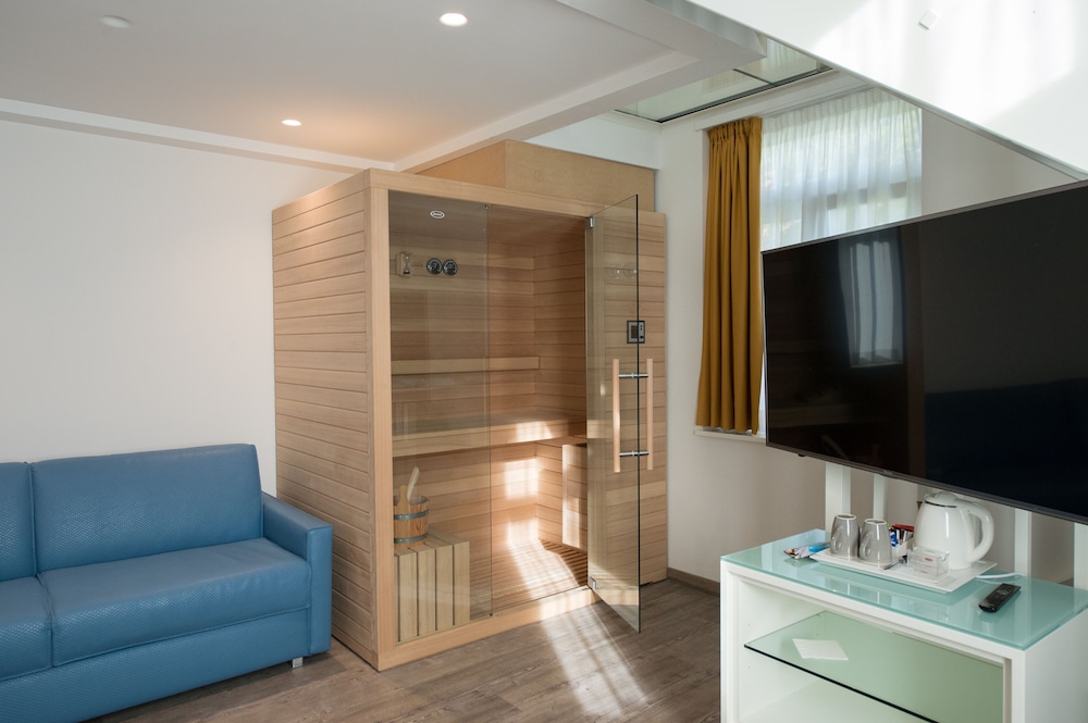

Bari - Limone sul Garda - Grand Hotel Liberty