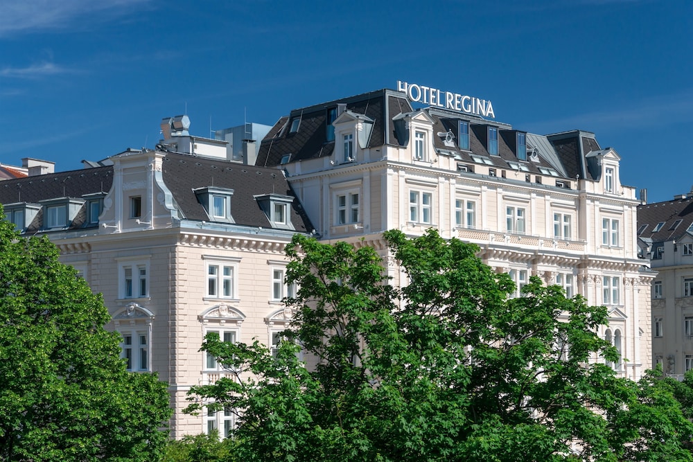 

Lamezia Terme - Vienna - Hotel Regina