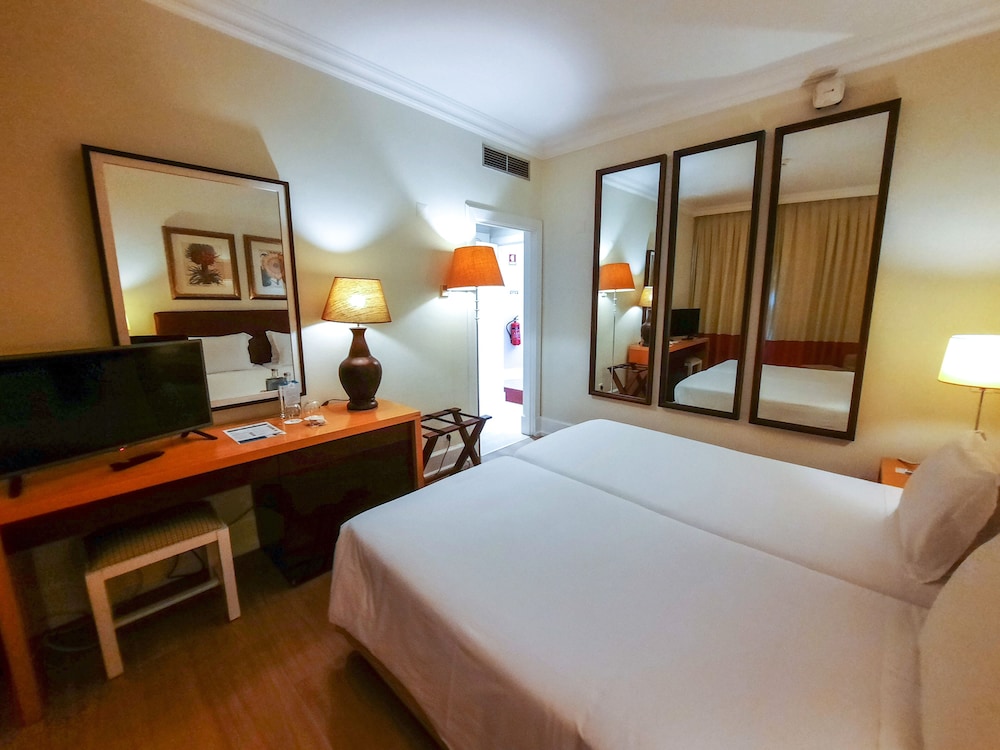 

Milano - Horta - Azoris Faial Garden – Resort Hotel