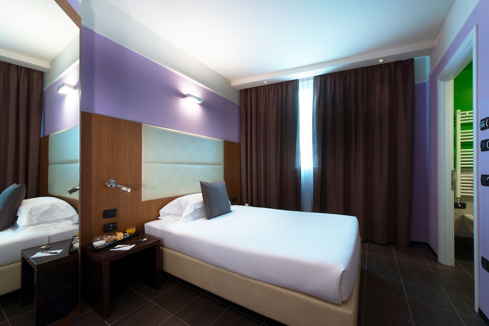 

Napoli - Bologna - CDH Hotel Bologna