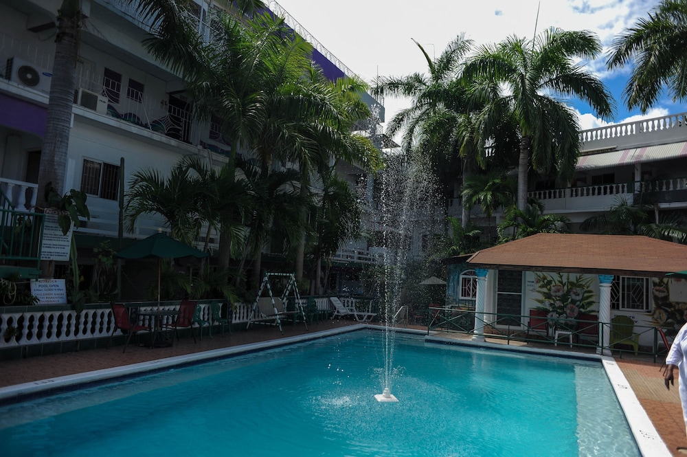 

Napoli - Montego Bay - Glorianna Hotel