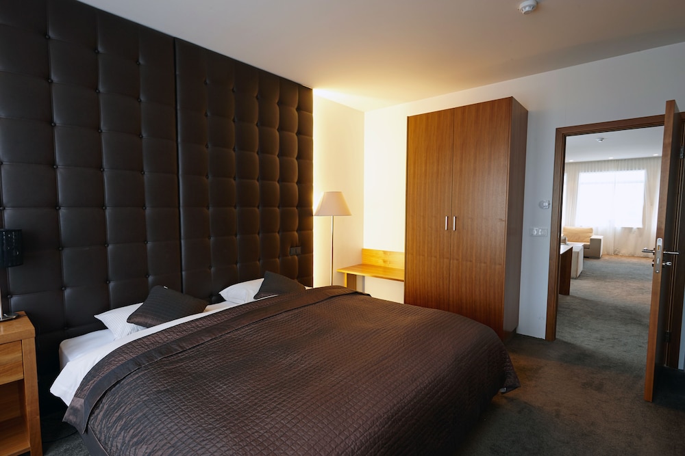 

Napoli - Stykkishólmur - Fosshotel Stykkisholmur
