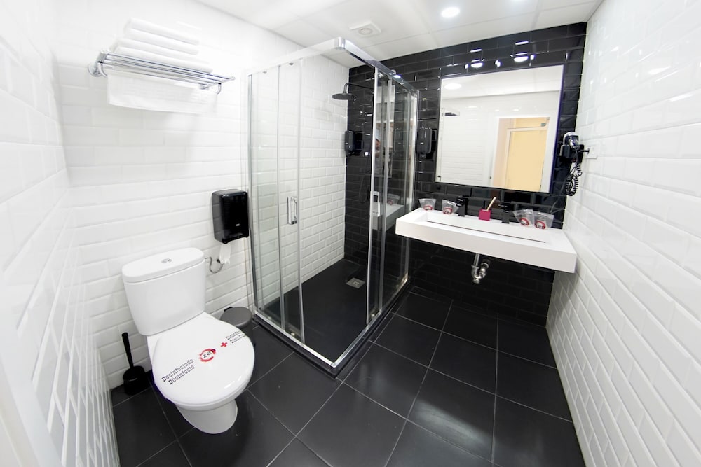 

Pisa - Malaga - Hotel Zen Airport