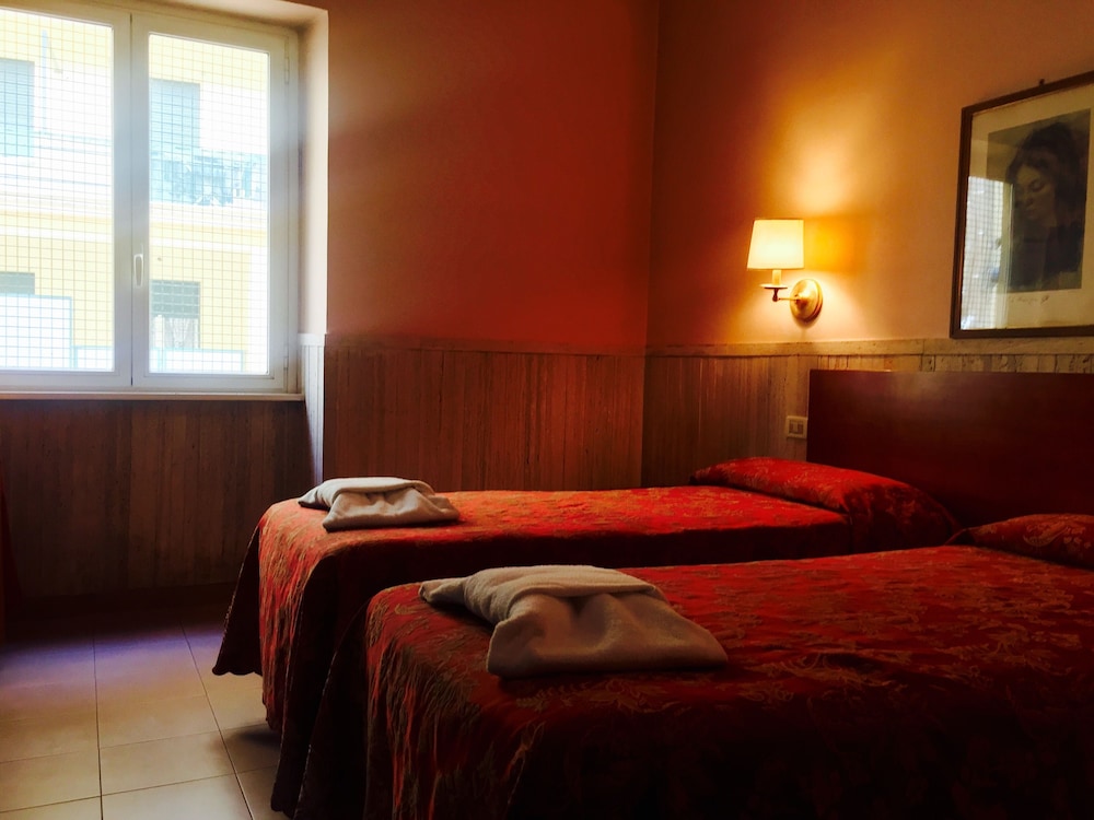

Catania - Mostacciano - Hotel Pyramid
