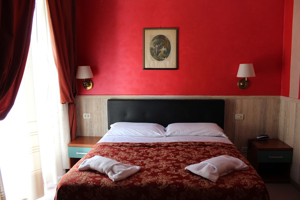 

Palermo - Mostacciano - Hotel Pyramid