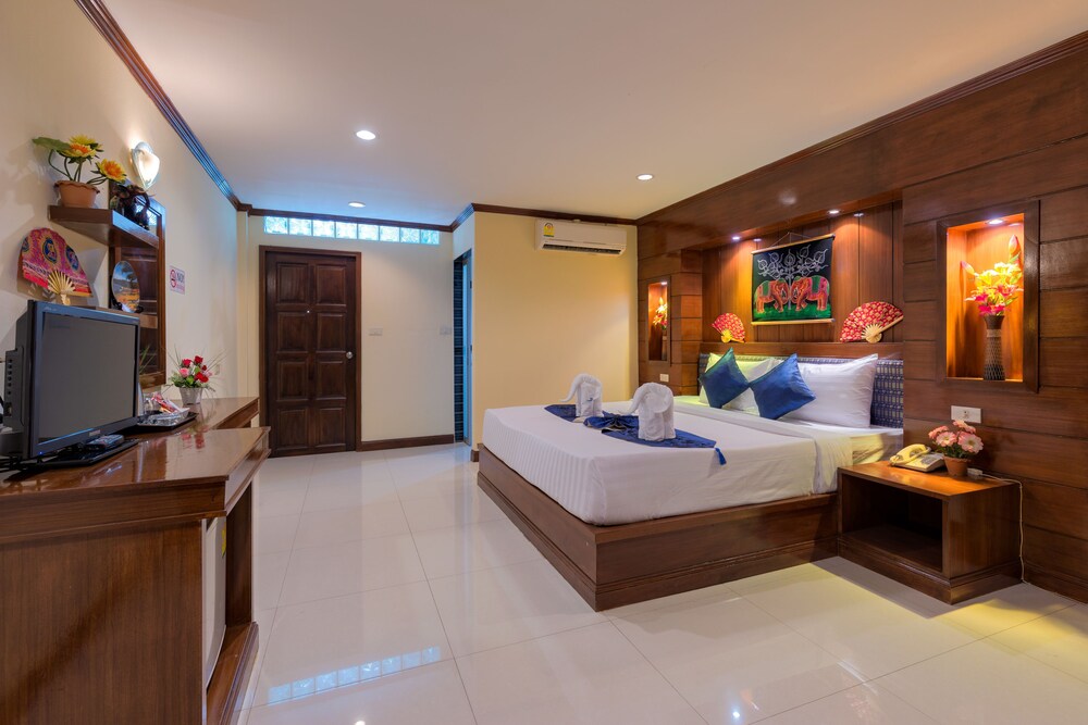 

Venezia - Kata Beach - P R Patong Hotel