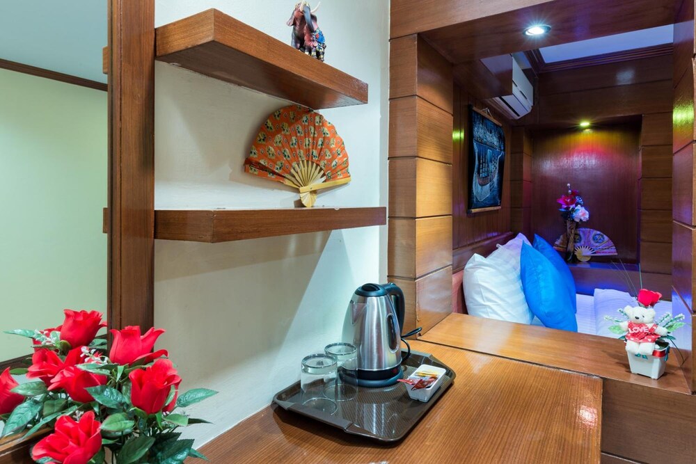 

Venezia - Kata Beach - P R Patong Hotel