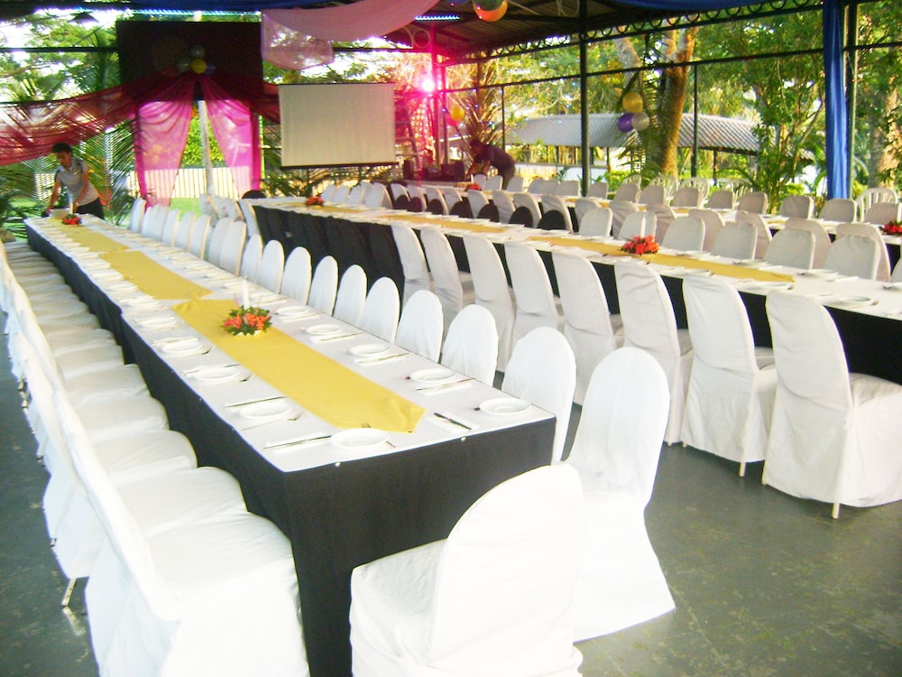 

Milano - Nadi - Tanoa Skylodge Hotel