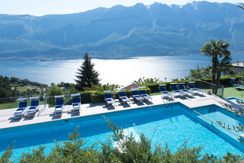 

Bari - Limone sul Garda - Village Hotel Lucia