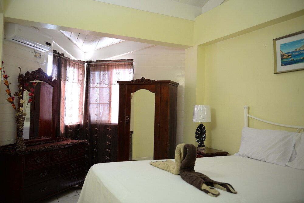 

Bologna - Ocho Rios - Fisherman's Point Apartments