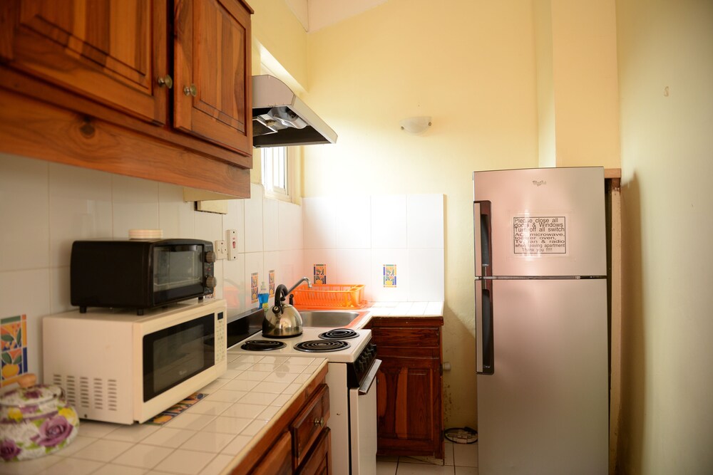 

Roma - Ocho Rios - Fisherman's Point Apartments