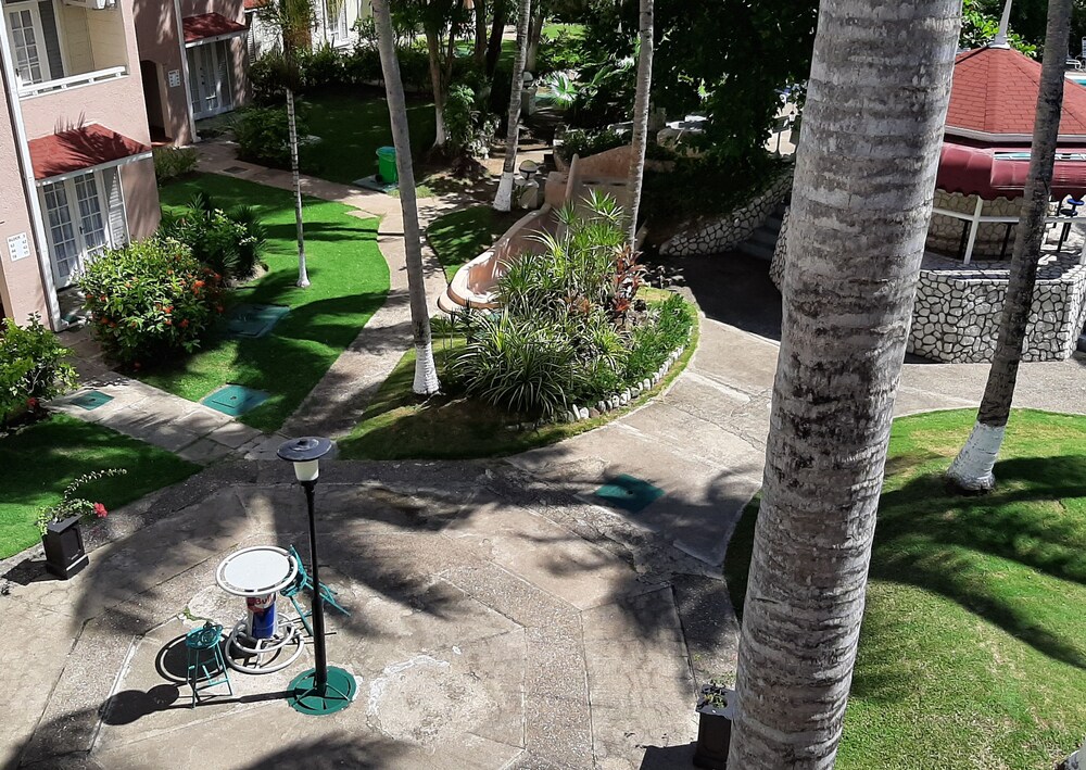 

Verona - Ocho Rios - Fisherman's Point Apartments