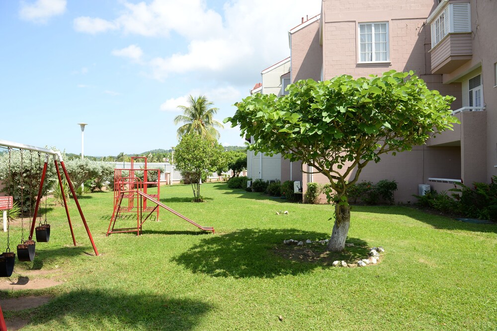 

Napoli - Ocho Rios - Fisherman's Point Apartments