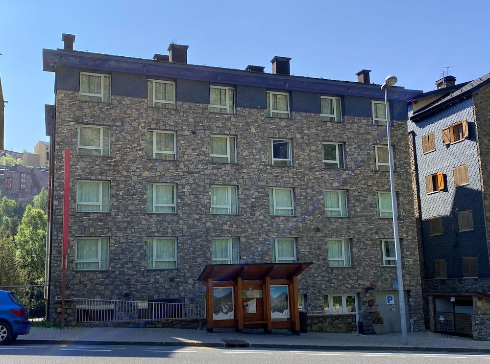 

Napoli - Sant Pere - Somriu Hotel Vall Ski