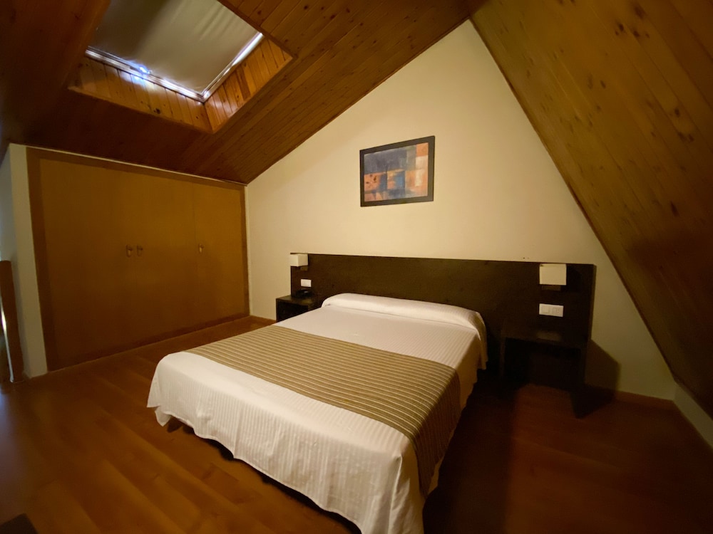 

Napoli - Ransol - Somriu Hotel Vall Ski
