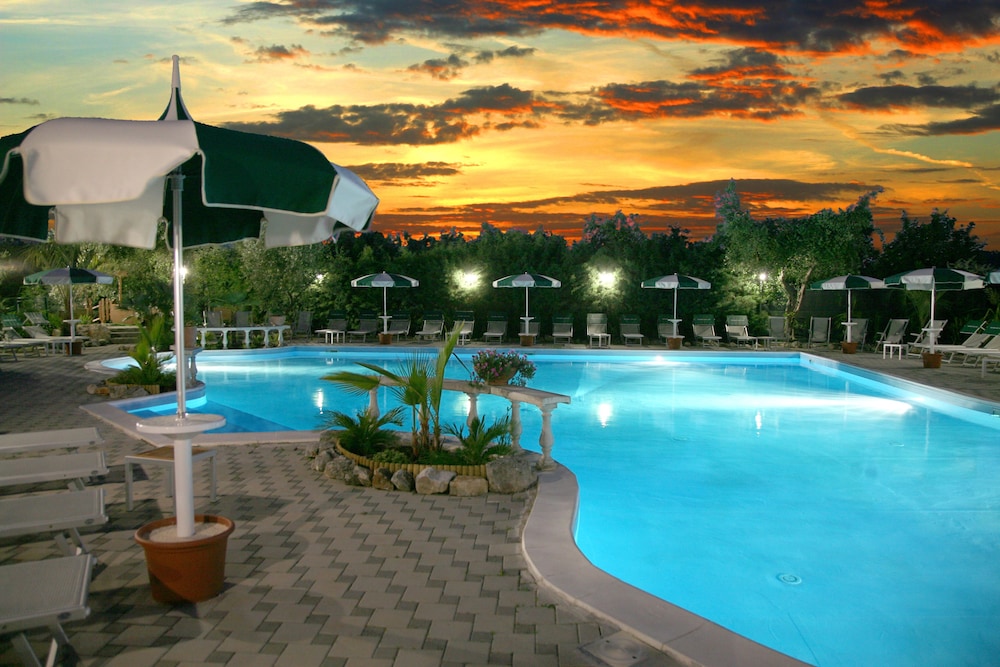 

Venezia - Gargano, Mare Italia - Villaggio Club Degli Ulivi