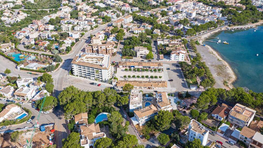 

Pisa - Calas de Mallorca - Hotel JS PortoColom Suites