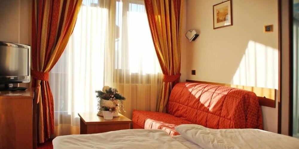 

Palermo - Pinzolo - Hotel Binelli