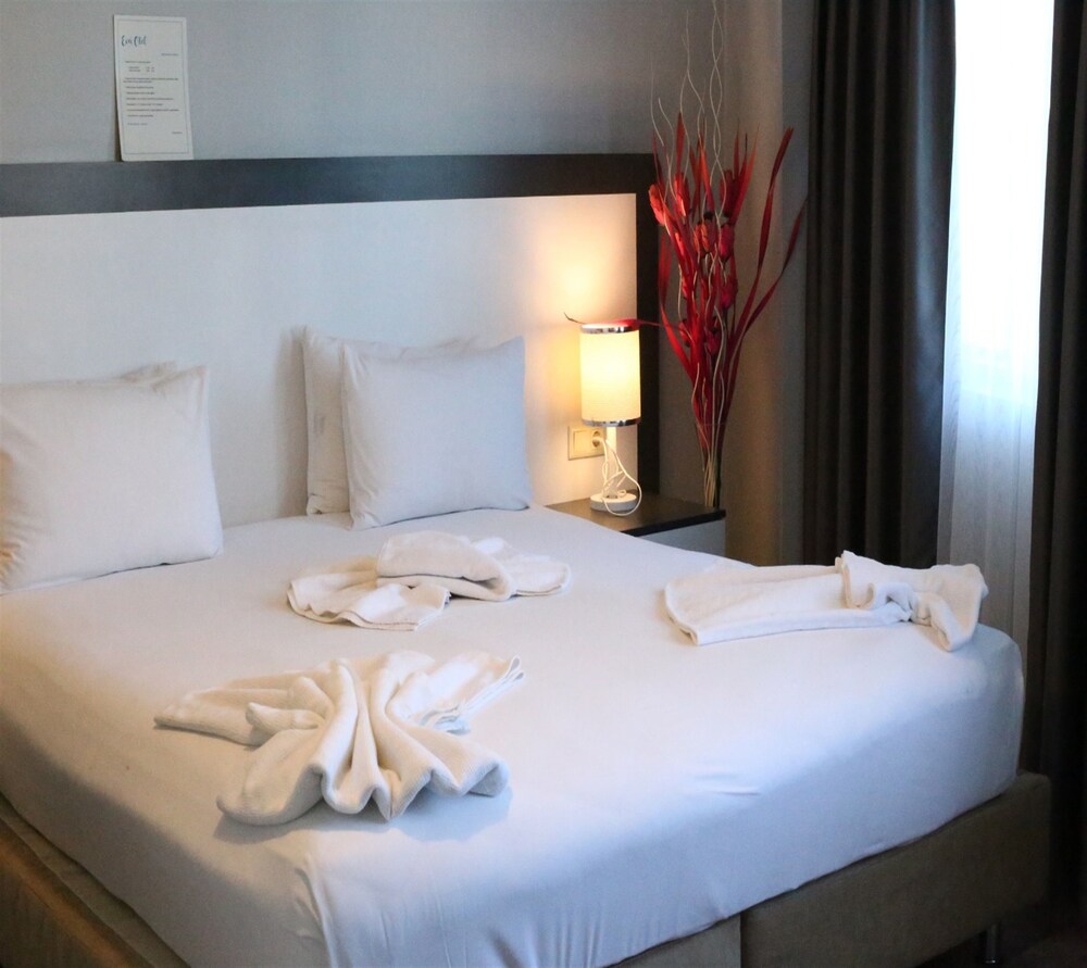 

Genova - Tuzla - Eva Otel