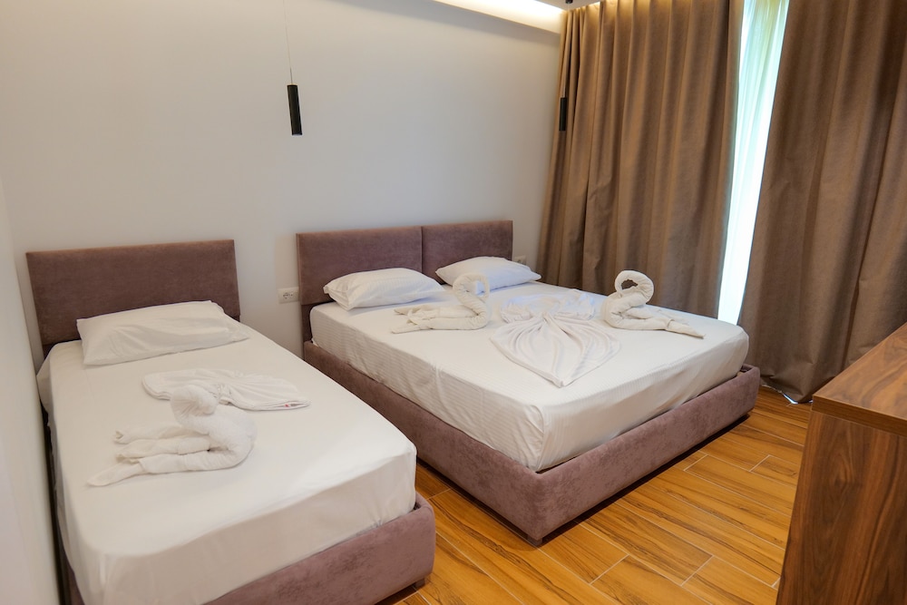 

Lamezia Terme - Sarandë - Hotel Havana