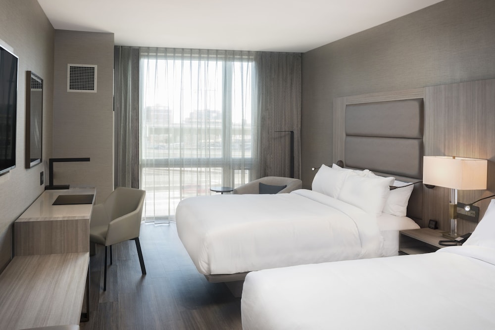

Milano - Waltham - AC Hotel by Marriott Boston Cleveland Circle