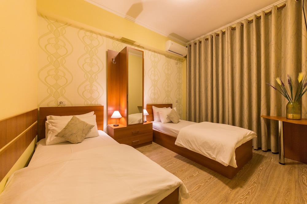 

Venezia - Tirana - Hotel Baron