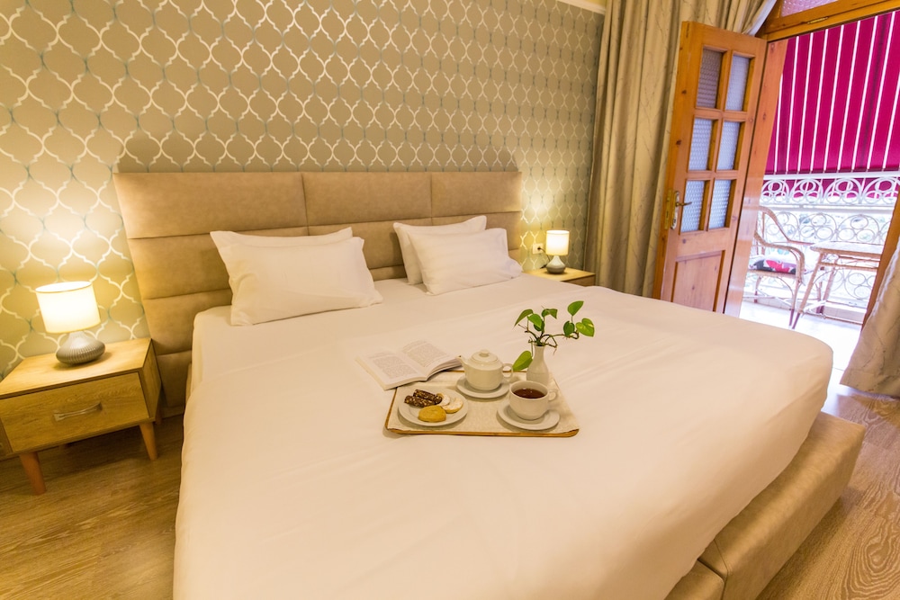 

Venezia - Tirana - Hotel Baron
