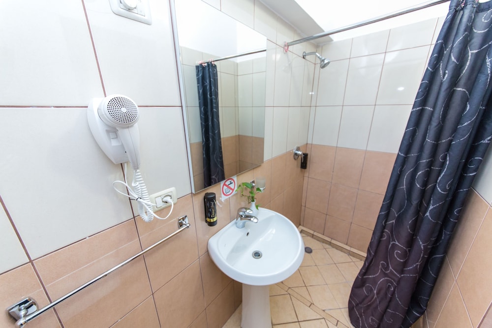 

Venezia - Tirana - Hotel Baron