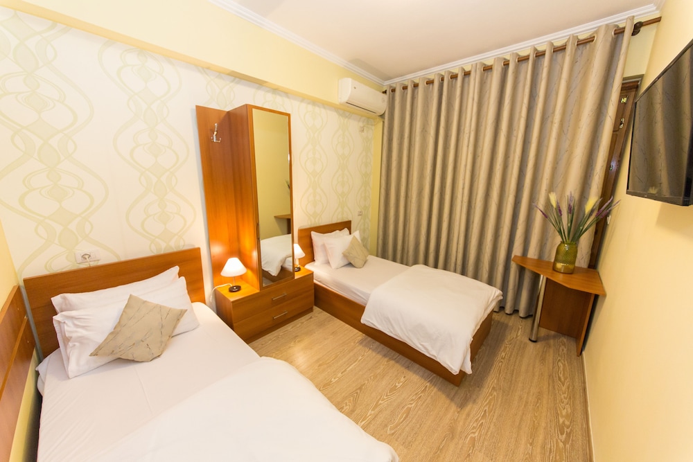 

Bologna - Tirana - Hotel Baron